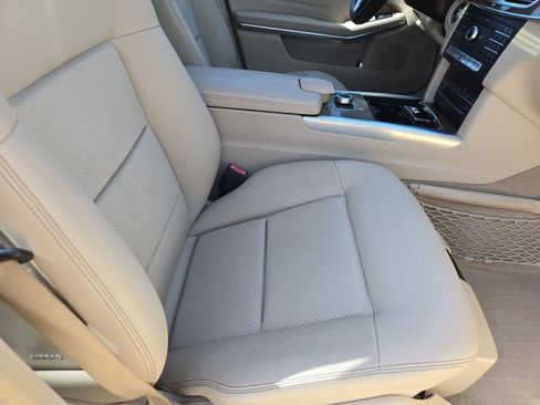 Used 2016 Mercedes-Benz E 350 Sedan image 21