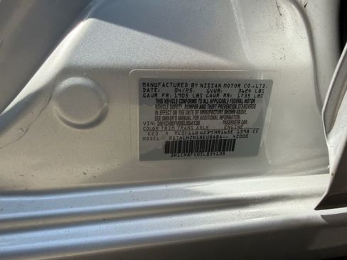 Used 2025 Nissan Versa SR w/ Trunk Package FWD image 17