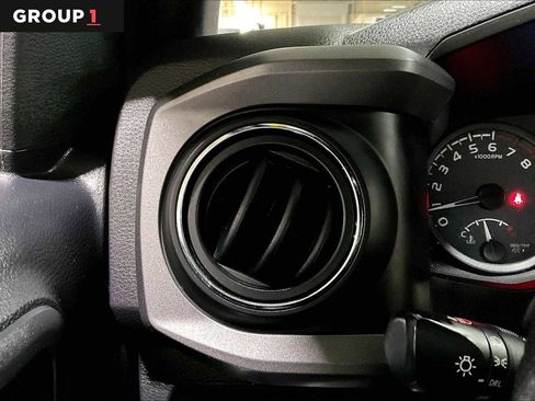 Used 2020 Toyota Tacoma TRD Off-Road image 33