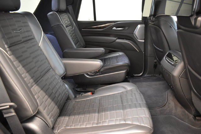 Used 2022 Cadillac Escalade Sport Platinum AWD/4WD image 17