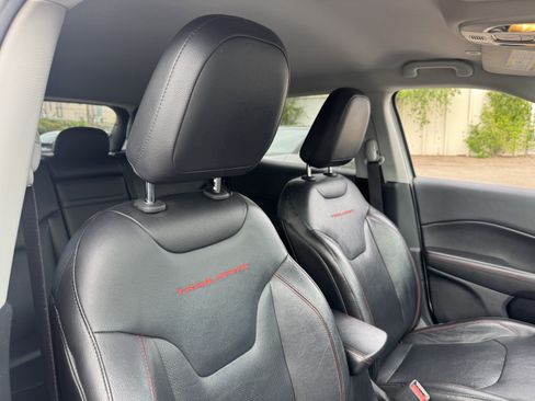 Used 2018 Jeep Compass Trailhawk w/ Leather Interior Group AWD/4WD image 28