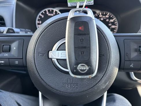 Used 2023 Nissan Rogue S image 24