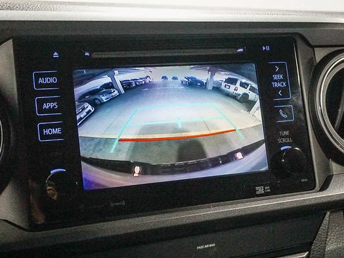 Used 2019 Toyota Tacoma TRD Off-Road w/ Technology Package image 23