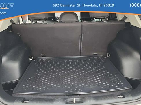 Used 2019 Jeep Cherokee Trailhawk AWD/4WD image 17