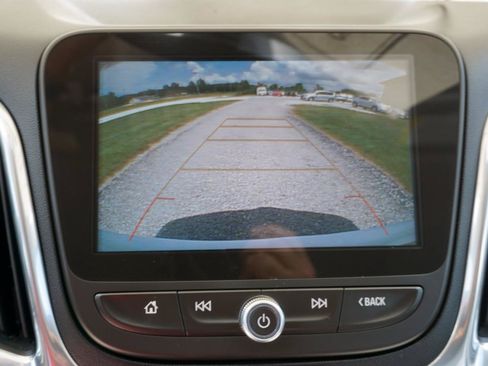 Used 2018 Chevrolet Equinox LT FWD image 13