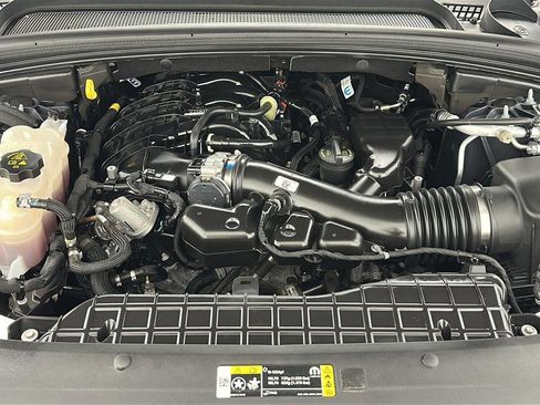 Used 2023 Jeep Grand Cherokee Laredo w/ Luxury Tech Group I AWD/4WD image 28