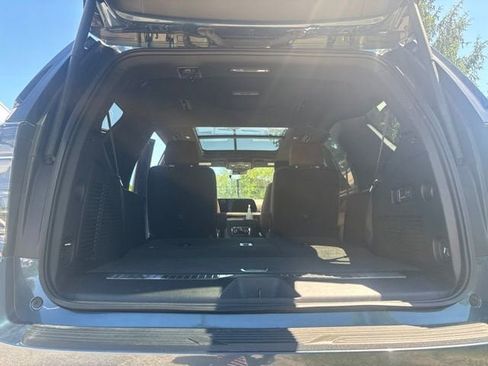 Used 2025 Chevrolet Tahoe High Country AWD/4WD image 8