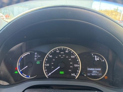 Used 2017 Lexus CT 200h image 8