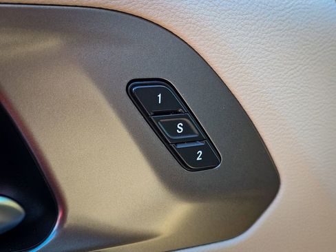 Certified 2022 Chrysler Pacifica Touring-L image 10