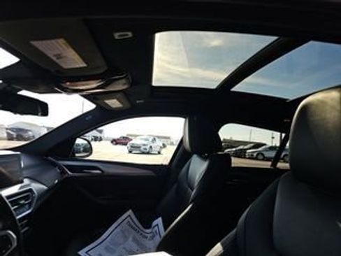 Used 2023 BMW X4 M40i w/ Premium Package image 4