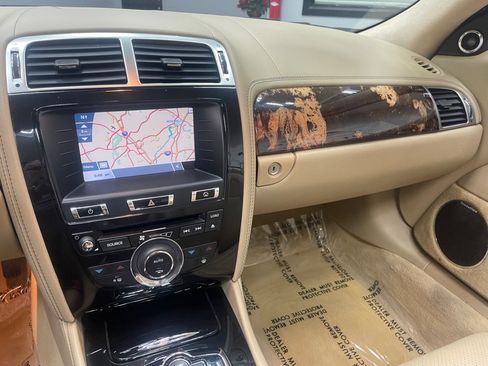 Used 2013 Jaguar XK Convertible RWD image 39