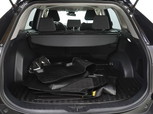 Used 2025 Toyota RAV4 XLE AWD/4WD image 18