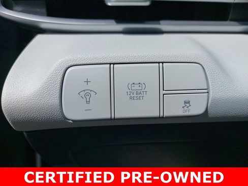 Used 2025 Hyundai Elantra Limited FWD image 26