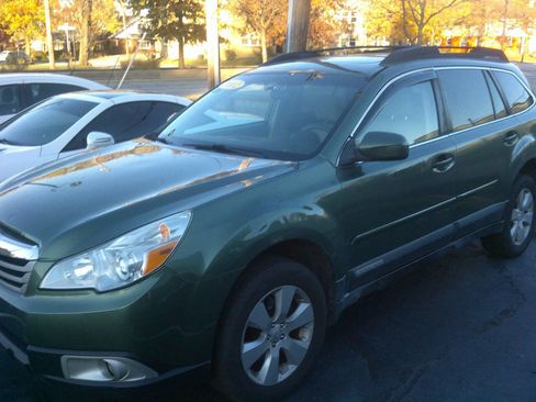 Used 2012 Subaru Outback 2.5i Premium AWD/4WD image 2