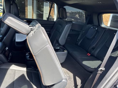 Used 2025 Lincoln Aviator Black Label w/ Jet Appearance Package image 21