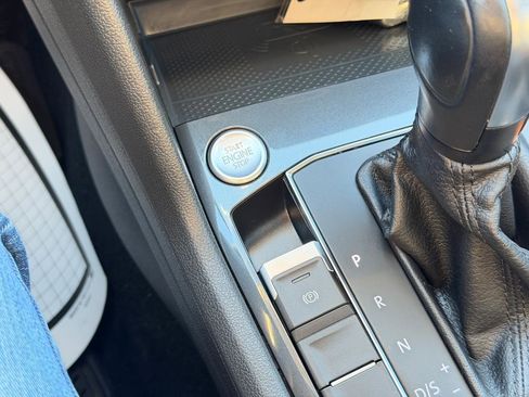 Used 2020 Volkswagen Tiguan SE w/ Panoramic Sunroof Package image 20