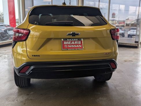 Used 2024 Chevrolet Trax RS w/ Driver Confidence Package image 6