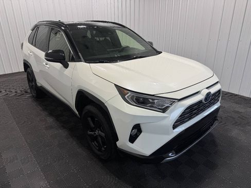 Used 2019 Toyota RAV4 XSE AWD/4WD image 2
