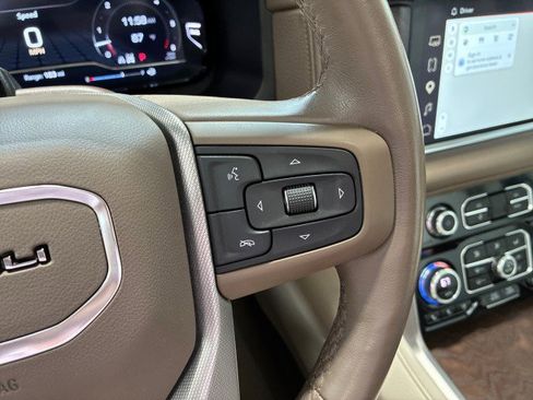 Used 2023 GMC Yukon XL Denali w/ Advanced Technology Package AWD/4WD image 26