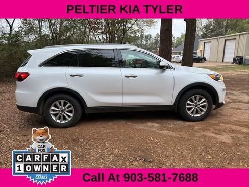 Used 2020 Kia Sorento LX w/ LX I4 Convenience Package image 14
