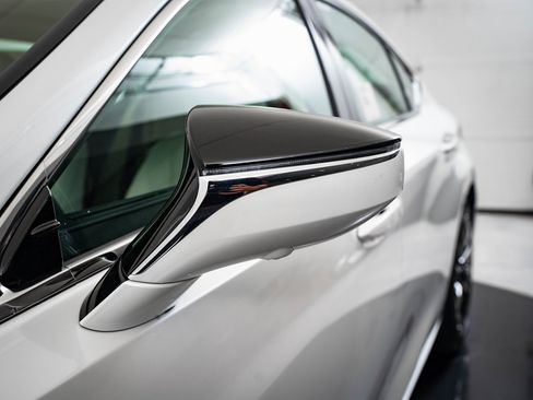 New 2025 Lexus ES 350 Luxury image 15