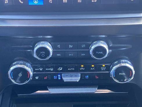 Used 2024 Ford F350 Lariat w/ Sport Appearance Package AWD/4WD image 19