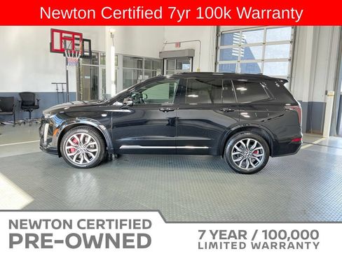 Used 2023 Cadillac XT6 Sport w/ Technology Package AWD/4WD image 3