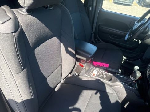 Used 2021 Jeep Wrangler Sport AWD/4WD image 11