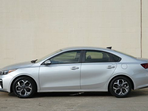 Used 2021 Kia Forte LXS FWD image 40