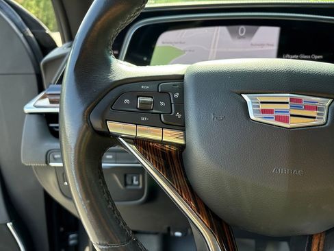 Used 2021 Cadillac Escalade Luxury AWD/4WD image 13