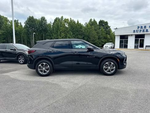 Used 2023 Chevrolet Blazer LT w/ Driver Confidence Package FWD image 3