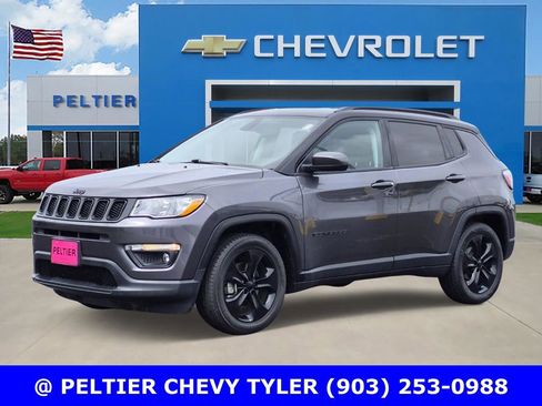 Used 2021 Jeep Compass Latitude FWD image 3