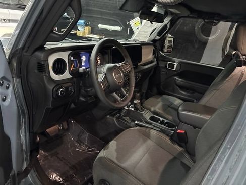 Used 2024 Jeep Wrangler Unlimited Sport AWD/4WD image 11