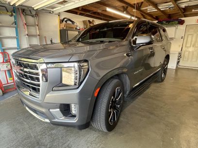 Used 2022 GMC Yukon SLT w/ SLT Premium Package