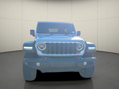 Used 2024 Jeep Wrangler Unlimited Rubicon image 2