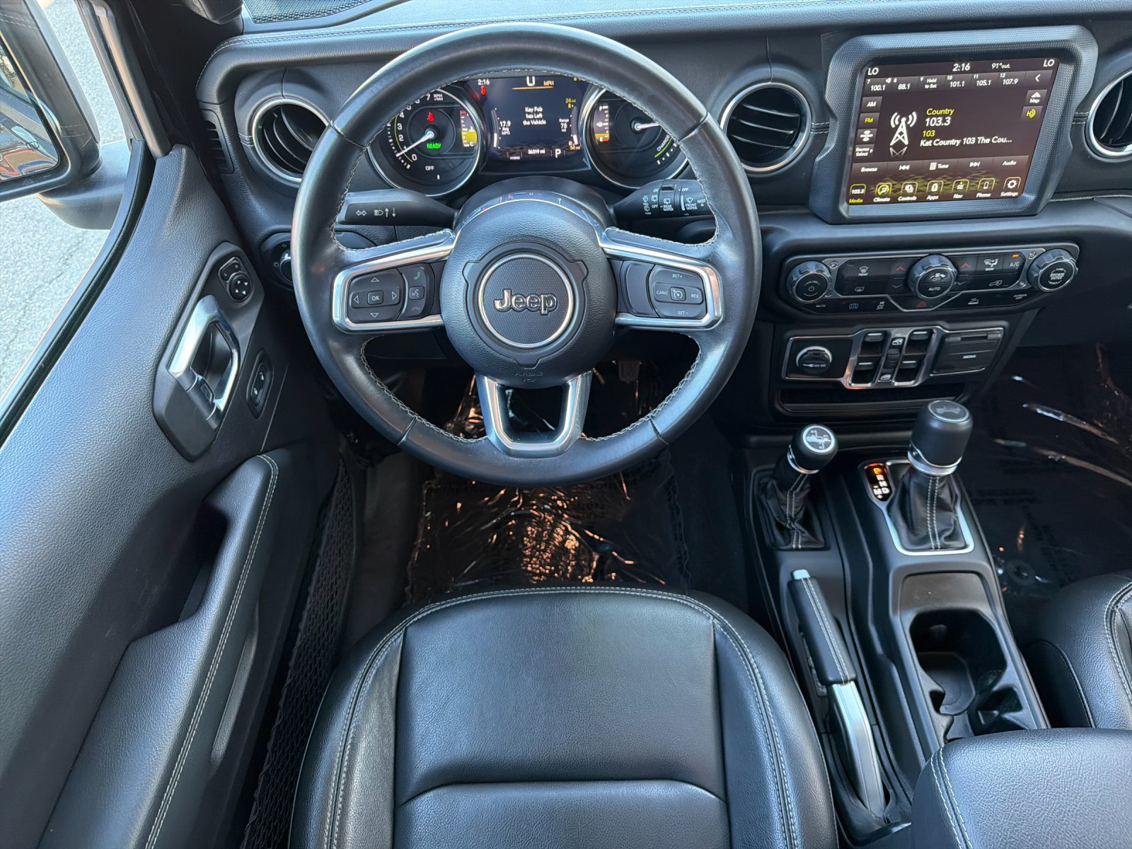 Used 2022 Jeep Wrangler Unlimited Sahara AWD/4WD image 16