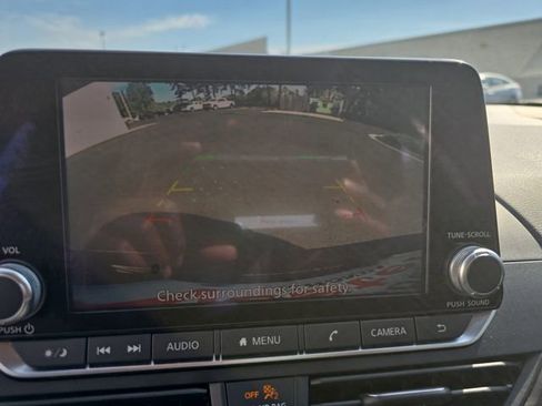 Used 2024 Nissan Altima 2.5 SV image 24