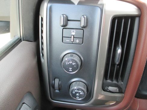 Used 2018 Chevrolet Silverado 3500 High Country AWD/4WD image 28