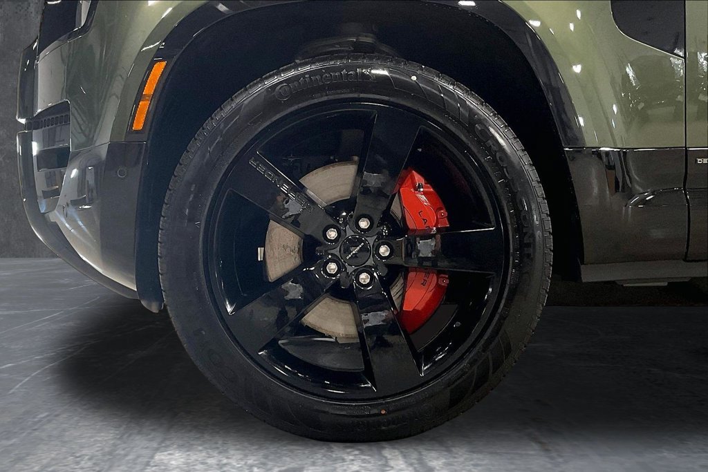 New 2026 Land Rover Defender 110 X AWD/4WD image 13