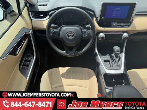 Used 2025 Toyota RAV4 XLE image 14