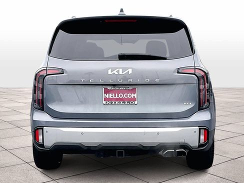 Used 2024 Kia Telluride SX Prestige w/ Towing Package image 7