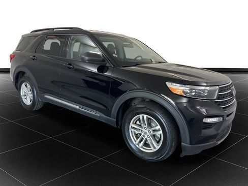 Used 2022 Ford Explorer XLT w/ Equipment Group 202A AWD/4WD image 7
