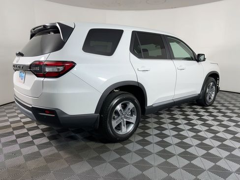New 2025 Honda Pilot EX-L image 9