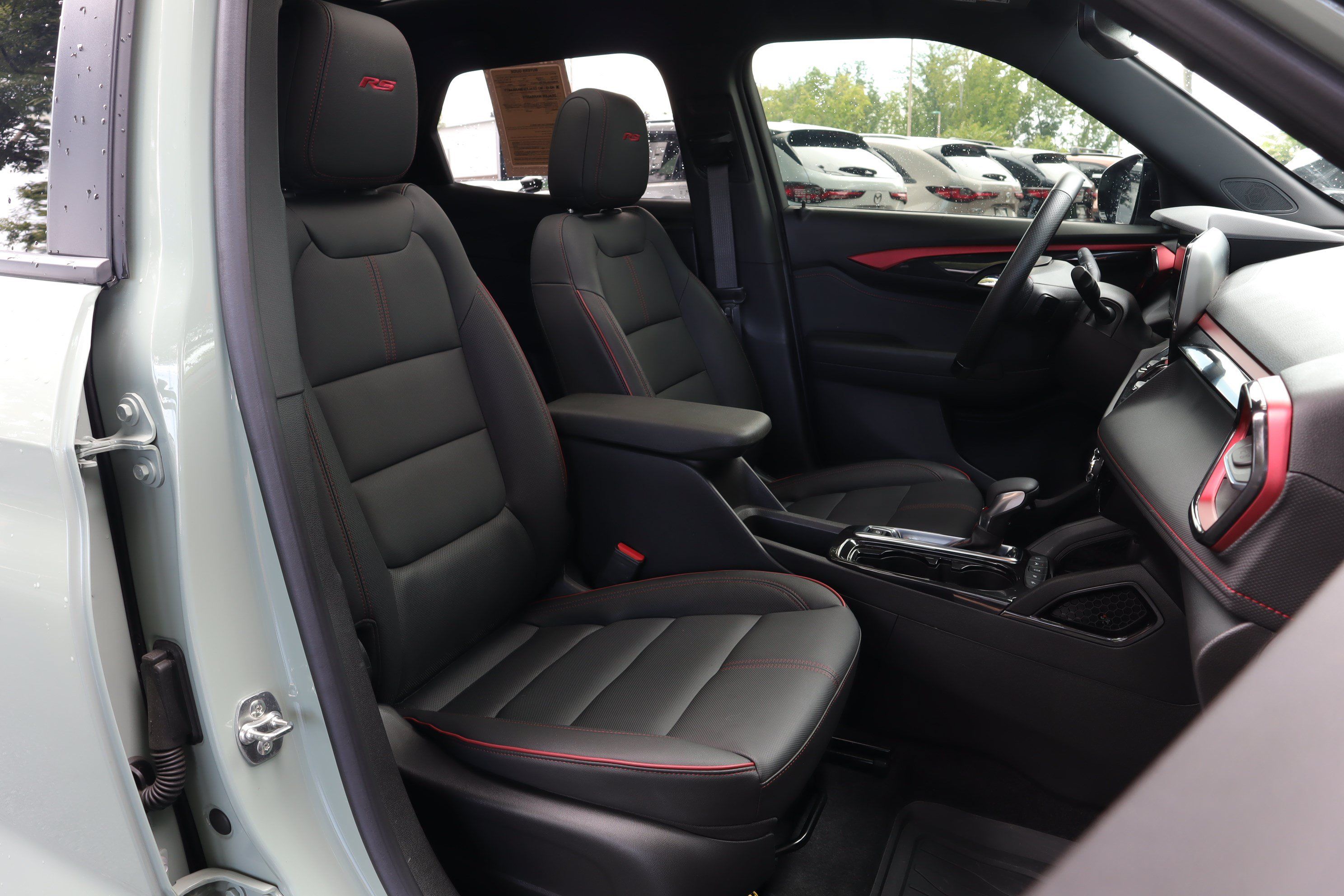 Used 2024 Chevrolet TrailBlazer RS w/ Convenience Package FWD image 29