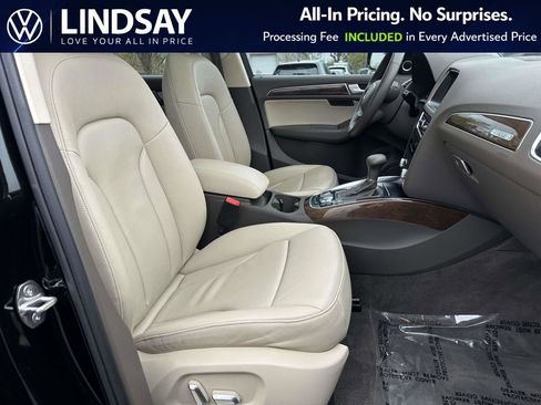 Used 2017 Audi Q5 2.0T Premium Plus w/ Technology Package image 12