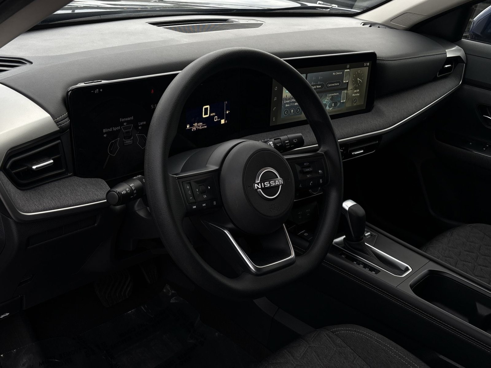 Used 2025 Nissan Kicks SV AWD/4WD image 16