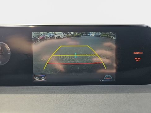 Used 2019 Lexus UX 200 FWD image 24