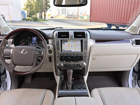 Used 2015 Lexus GX 460 w/ Premium Package AWD/4WD image 11