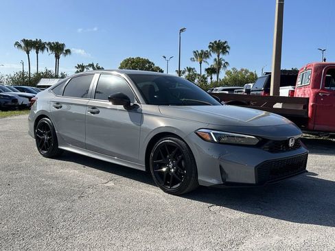 Used 2025 Honda Civic Sport image 2
