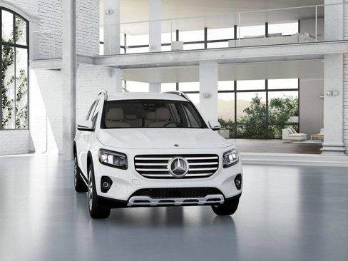 New 2025 Mercedes-Benz GLB 250 4MATIC image 8